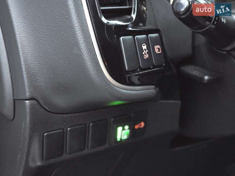 Позашляховик / Кросовер Mitsubishi Outlander 2013 в Харкові фото 32 Позашляховик / Кросовер Mitsubishi Outlander 2013 в Харкові