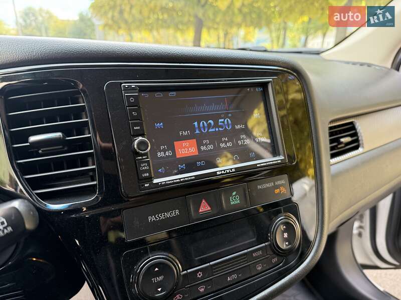 Внедорожник / Кроссовер Mitsubishi Outlander 2015 в Днепре фото 7 Внедорожник / Кроссовер Mitsubishi Outlander 2015 в Днепре