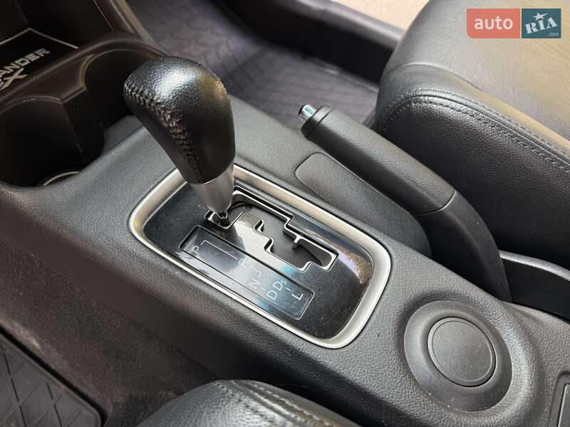 Внедорожник / Кроссовер Mitsubishi Outlander 2015 в Днепре фото 27 Внедорожник / Кроссовер Mitsubishi Outlander 2015 в Днепре