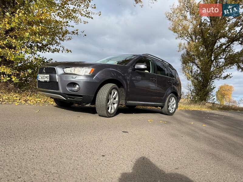 Внедорожник / Кроссовер Mitsubishi Outlander 2011 в Владимире фото 2 Внедорожник / Кроссовер Mitsubishi Outlander 2011 в Владимире