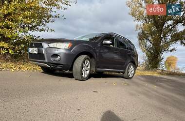 Позашляховик / Кросовер Mitsubishi Outlander 2011 в  фото 2 Позашляховик / Кросовер Mitsubishi Outlander 2011 в
