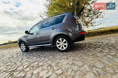 Позашляховик / Кросовер Mitsubishi Outlander 2011 в  фото 8 Позашляховик / Кросовер Mitsubishi Outlander 2011 в
