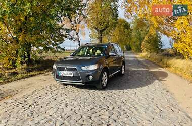 Позашляховик / Кросовер Mitsubishi Outlander 2011 в  фото 17 Позашляховик / Кросовер Mitsubishi Outlander 2011 в