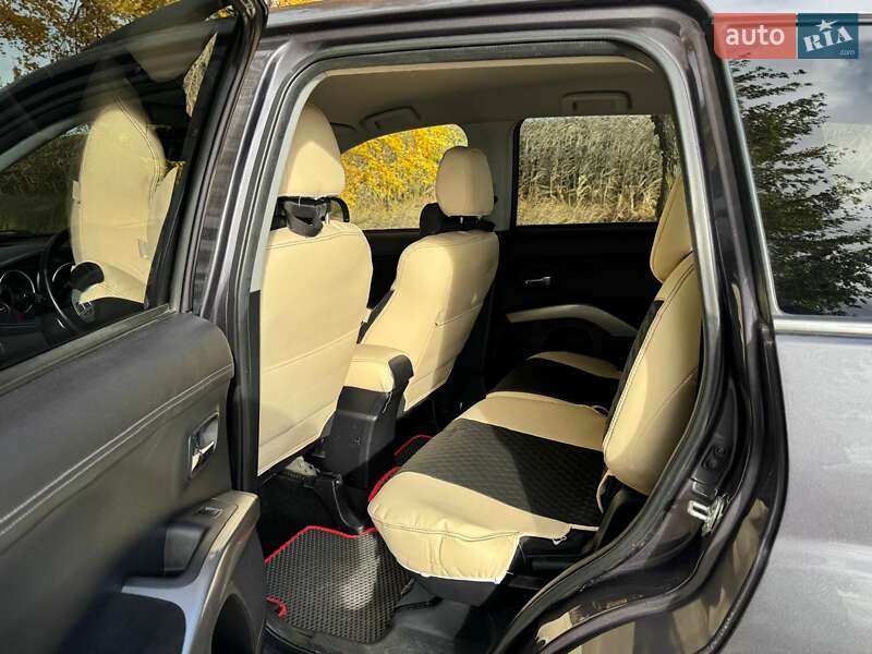 Внедорожник / Кроссовер Mitsubishi Outlander 2011 в Владимире фото 27 Внедорожник / Кроссовер Mitsubishi Outlander 2011 в Владимире