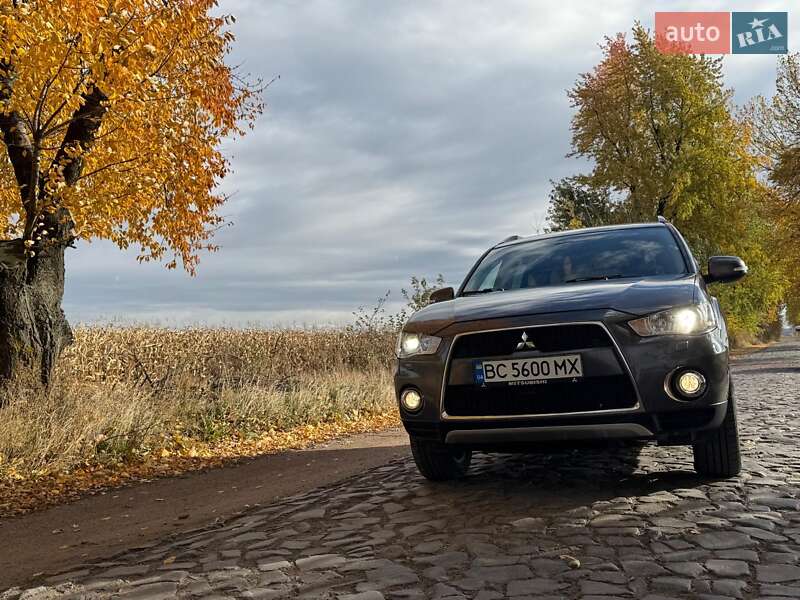 Внедорожник / Кроссовер Mitsubishi Outlander 2011 в Владимире фото 32 Внедорожник / Кроссовер Mitsubishi Outlander 2011 в Владимире