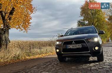 Позашляховик / Кросовер Mitsubishi Outlander 2011 в  фото 32 Позашляховик / Кросовер Mitsubishi Outlander 2011 в