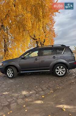 Позашляховик / Кросовер Mitsubishi Outlander 2011 в  фото 38 Позашляховик / Кросовер Mitsubishi Outlander 2011 в
