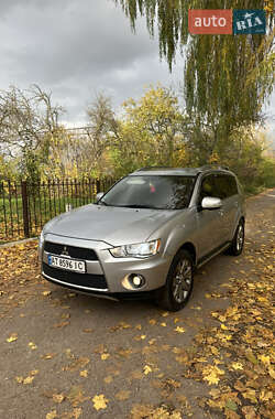 Позашляховик / Кросовер Mitsubishi Outlander 2009 в  фото 4 Позашляховик / Кросовер Mitsubishi Outlander 2009 в