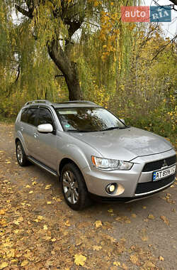 Позашляховик / Кросовер Mitsubishi Outlander 2009 в  фото 5 Позашляховик / Кросовер Mitsubishi Outlander 2009 в