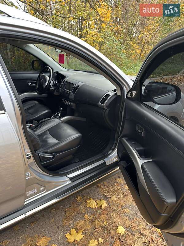 Внедорожник / Кроссовер Mitsubishi Outlander 2009 в Радивилове