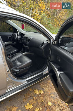 Позашляховик / Кросовер Mitsubishi Outlander 2009 в  фото 14 Позашляховик / Кросовер Mitsubishi Outlander 2009 в