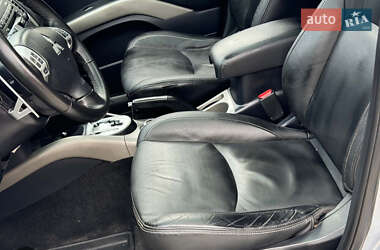 Внедорожник / Кроссовер Mitsubishi Outlander 2008 в 