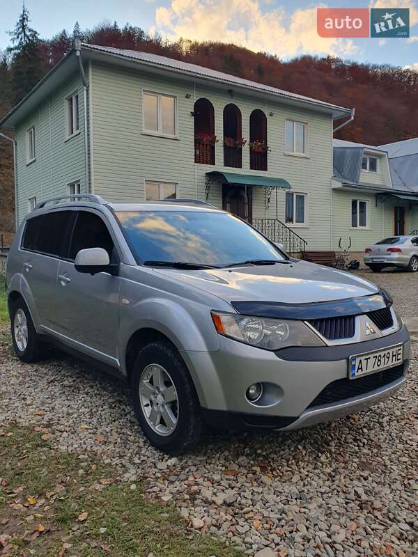 Внедорожник / Кроссовер Mitsubishi Outlander 2007 в Косове