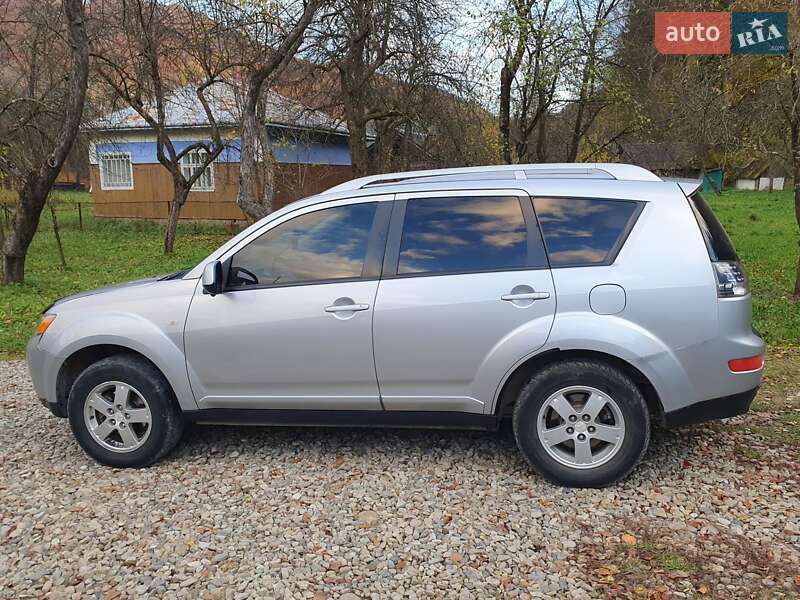 Внедорожник / Кроссовер Mitsubishi Outlander 2007 в Косове