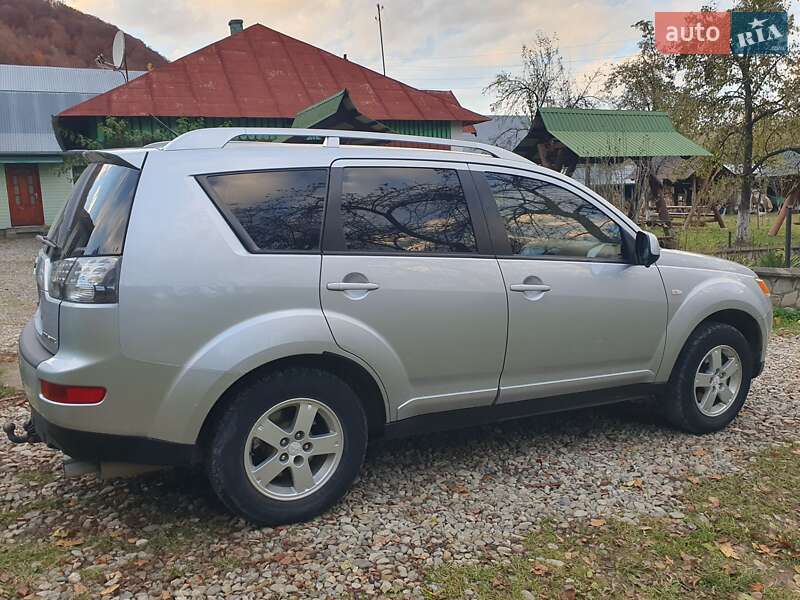 Внедорожник / Кроссовер Mitsubishi Outlander 2007 в Косове