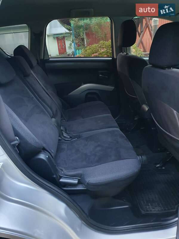 Внедорожник / Кроссовер Mitsubishi Outlander 2007 в Косове
