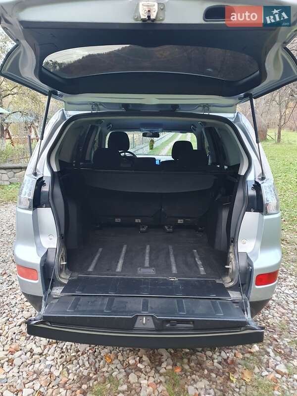 Внедорожник / Кроссовер Mitsubishi Outlander 2007 в Косове