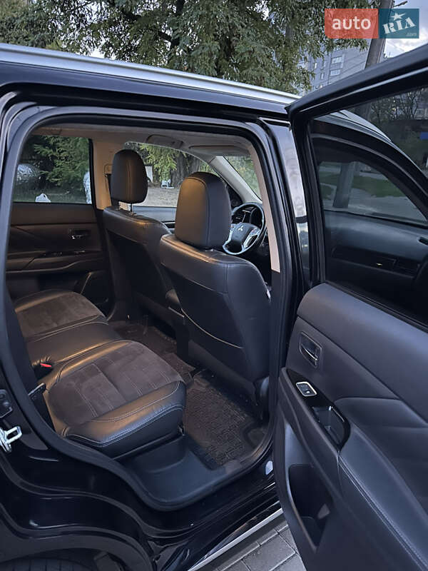 Позашляховик / Кросовер Mitsubishi Outlander 2018 в Черкасах