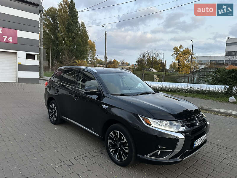 Позашляховик / Кросовер Mitsubishi Outlander 2018 в Черкасах