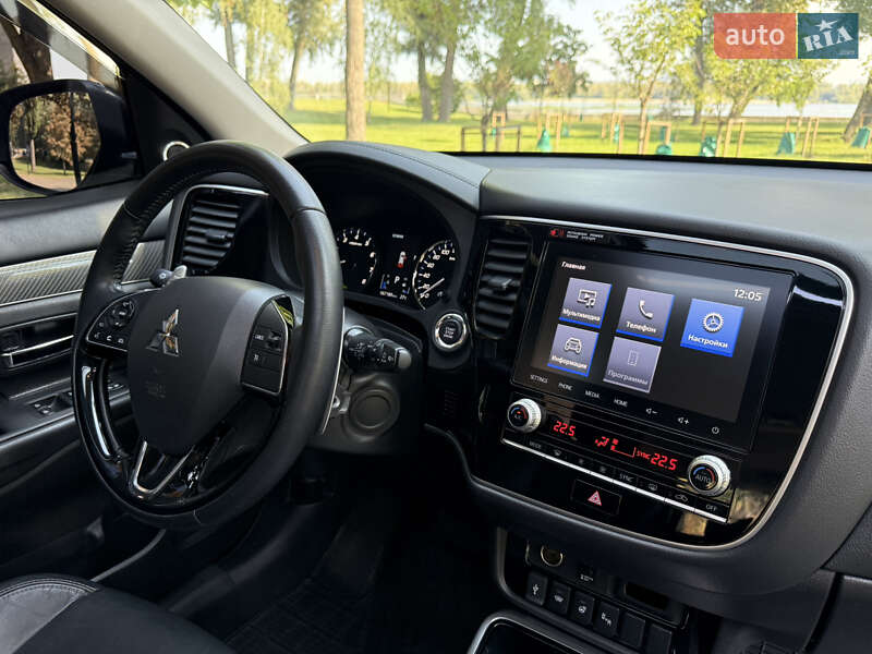 Внедорожник / Кроссовер Mitsubishi Outlander 2021 в Киеве фото 39 Внедорожник / Кроссовер Mitsubishi Outlander 2021 в Киеве