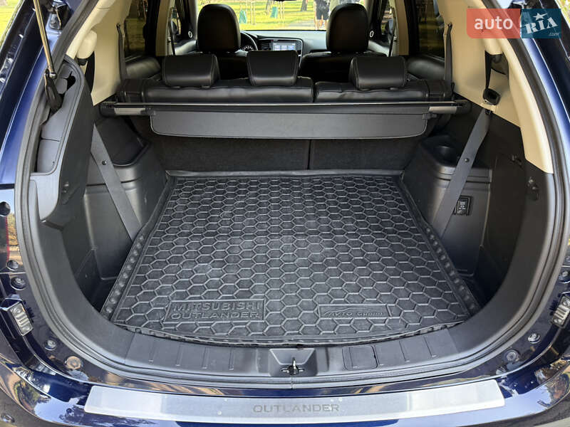 Внедорожник / Кроссовер Mitsubishi Outlander 2021 в Киеве фото 41 Внедорожник / Кроссовер Mitsubishi Outlander 2021 в Киеве