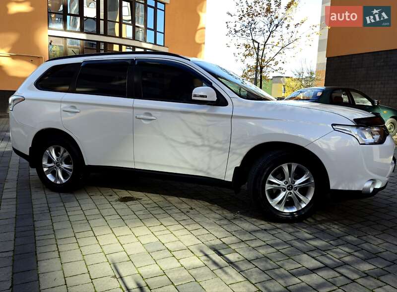 Внедорожник / Кроссовер Mitsubishi Outlander 2013 в Ивано-Франковске фото 5 Внедорожник / Кроссовер Mitsubishi Outlander 2013 в Ивано-Франковске