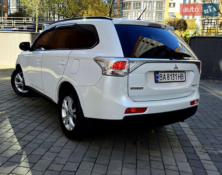 Внедорожник / Кроссовер Mitsubishi Outlander 2013 в Ивано-Франковске фото 21 Внедорожник / Кроссовер Mitsubishi Outlander 2013 в Ивано-Франковске
