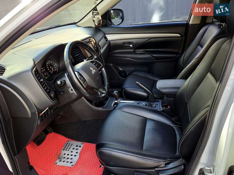 Внедорожник / Кроссовер Mitsubishi Outlander 2013 в Ивано-Франковске фото 43 Внедорожник / Кроссовер Mitsubishi Outlander 2013 в Ивано-Франковске