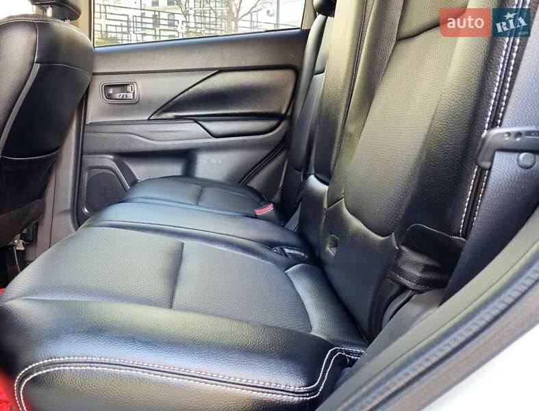 Внедорожник / Кроссовер Mitsubishi Outlander 2013 в Ивано-Франковске фото 54 Внедорожник / Кроссовер Mitsubishi Outlander 2013 в Ивано-Франковске