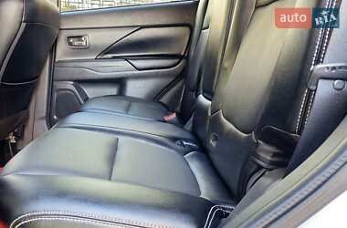 Позашляховик / Кросовер Mitsubishi Outlander 2013 в  фото 55 Позашляховик / Кросовер Mitsubishi Outlander 2013 в