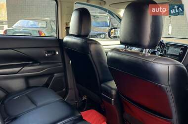 Позашляховик / Кросовер Mitsubishi Outlander 2013 в  фото 56 Позашляховик / Кросовер Mitsubishi Outlander 2013 в