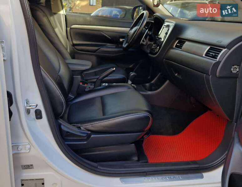 Внедорожник / Кроссовер Mitsubishi Outlander 2013 в Ивано-Франковске фото 67 Внедорожник / Кроссовер Mitsubishi Outlander 2013 в Ивано-Франковске