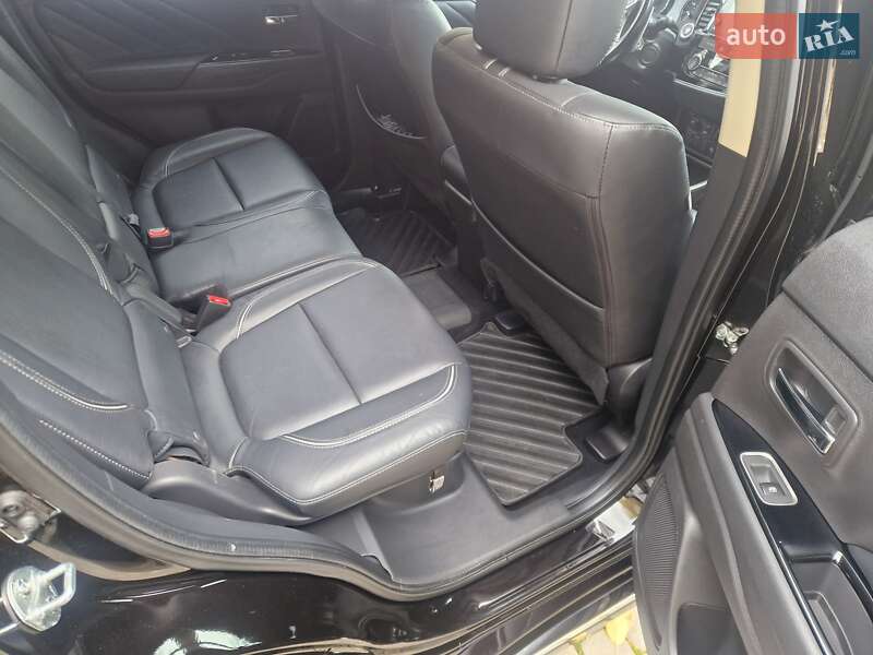 Внедорожник / Кроссовер Mitsubishi Outlander 2018 в Львове