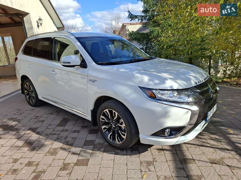 Внедорожник / Кроссовер Mitsubishi Outlander 2018 в Тернополе фото 3 Внедорожник / Кроссовер Mitsubishi Outlander 2018 в Тернополе