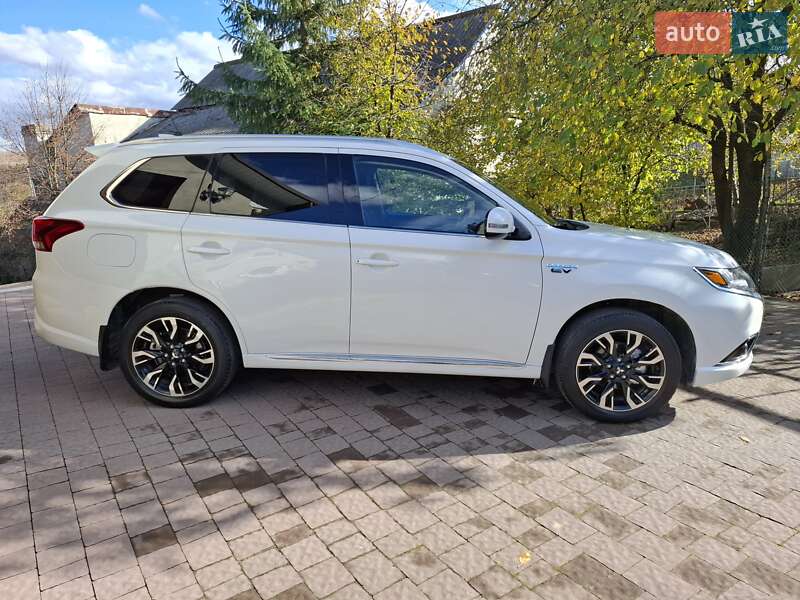 Внедорожник / Кроссовер Mitsubishi Outlander 2018 в Тернополе фото 4 Внедорожник / Кроссовер Mitsubishi Outlander 2018 в Тернополе