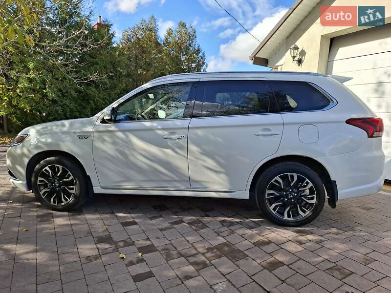 Внедорожник / Кроссовер Mitsubishi Outlander 2018 в Тернополе фото 8 Внедорожник / Кроссовер Mitsubishi Outlander 2018 в Тернополе