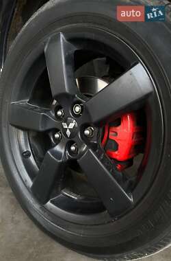 Позашляховик / Кросовер Mitsubishi Outlander 2010 в  фото 4 Позашляховик / Кросовер Mitsubishi Outlander 2010 в