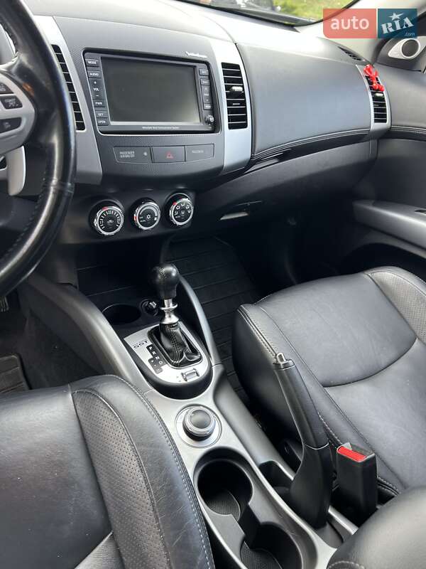 Внедорожник / Кроссовер Mitsubishi Outlander 2010 в Ужгороде