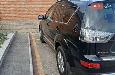 Позашляховик / Кросовер Mitsubishi Outlander 2008 в  фото 2 Позашляховик / Кросовер Mitsubishi Outlander 2008 в