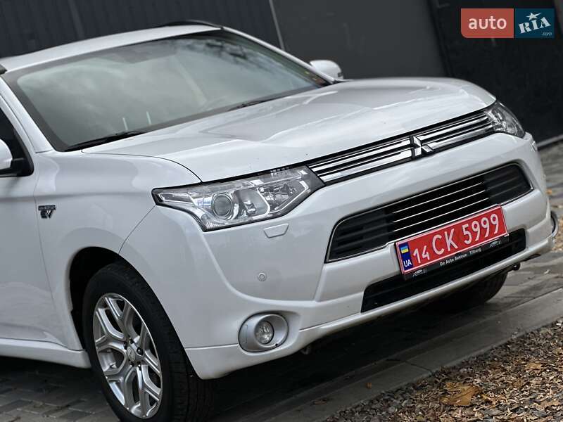 Позашляховик / Кросовер Mitsubishi Outlander 2013 в Івано-Франківську фото 7 Позашляховик / Кросовер Mitsubishi Outlander 2013 в Івано-Франківську