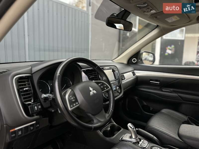 Позашляховик / Кросовер Mitsubishi Outlander 2013 в Івано-Франківську фото 16 Позашляховик / Кросовер Mitsubishi Outlander 2013 в Івано-Франківську