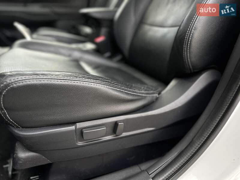 Позашляховик / Кросовер Mitsubishi Outlander 2013 в Івано-Франківську фото 19 Позашляховик / Кросовер Mitsubishi Outlander 2013 в Івано-Франківську