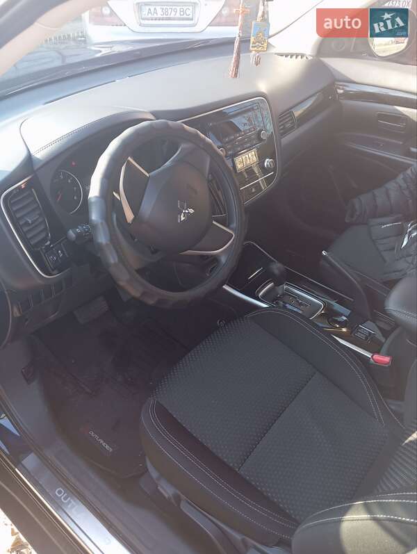 Внедорожник / Кроссовер Mitsubishi Outlander 2021 в Киеве фото 4 Внедорожник / Кроссовер Mitsubishi Outlander 2021 в Киеве