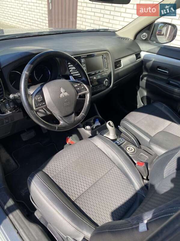 Внедорожник / Кроссовер Mitsubishi Outlander 2013 в Киеве фото 9 Внедорожник / Кроссовер Mitsubishi Outlander 2013 в Киеве