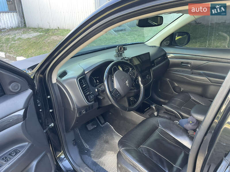 Внедорожник / Кроссовер Mitsubishi Outlander 2017 в Одессе фото 7 Внедорожник / Кроссовер Mitsubishi Outlander 2017 в Одессе