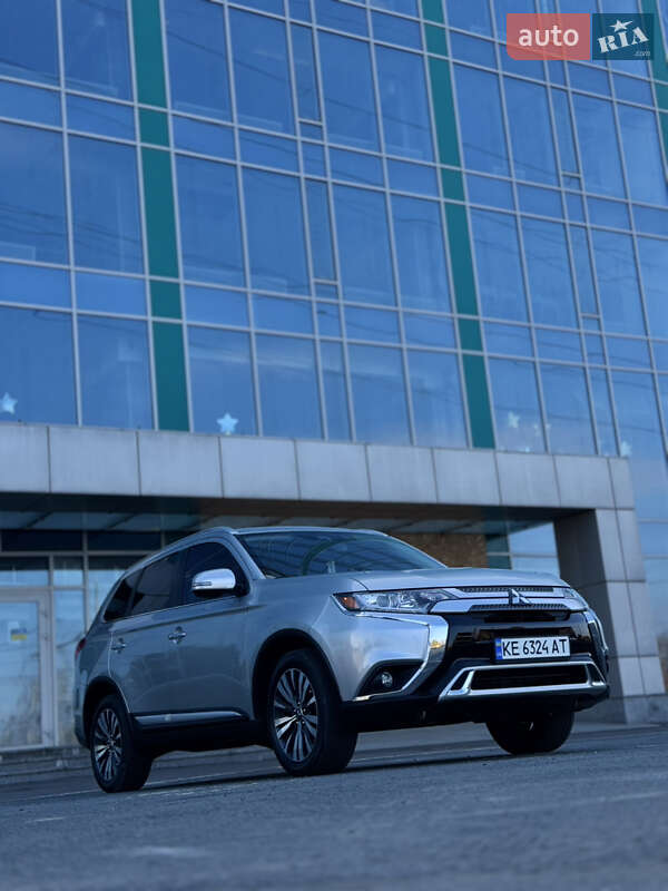 Внедорожник / Кроссовер Mitsubishi Outlander 2020 в Днепре фото 14 Внедорожник / Кроссовер Mitsubishi Outlander 2020 в Днепре