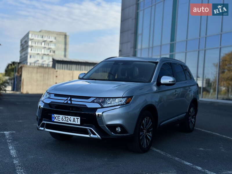 Внедорожник / Кроссовер Mitsubishi Outlander 2020 в Днепре фото 17 Внедорожник / Кроссовер Mitsubishi Outlander 2020 в Днепре