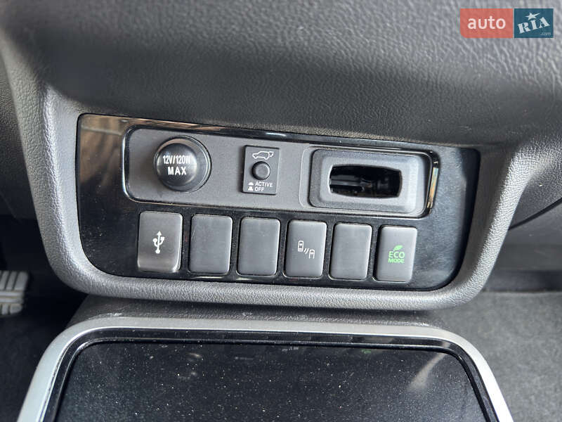 Внедорожник / Кроссовер Mitsubishi Outlander 2020 в Днепре фото 40 Внедорожник / Кроссовер Mitsubishi Outlander 2020 в Днепре