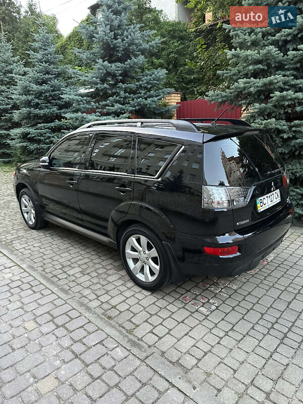 Позашляховик / Кросовер Mitsubishi Outlander 2011 в Львові фото 8 Позашляховик / Кросовер Mitsubishi Outlander 2011 в Львові