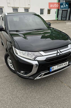 Внедорожник / Кроссовер Mitsubishi Outlander 2018 в Киеве